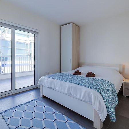 Stunning 3Br Apartment With Marina Views Ta Xbiex Eksteriør billede