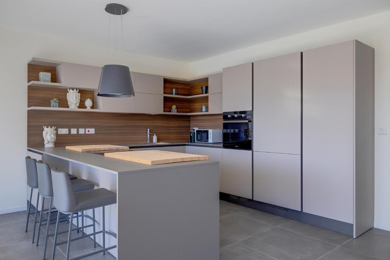 Stunning 3Br Apartment With Marina Views Ta Xbiex Eksteriør billede